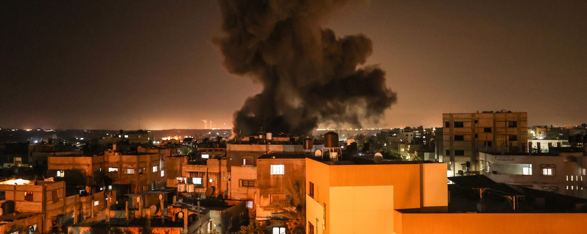 İsrail ordusunun abluka altındaki Gazze Şeridi'ne düzenlediği saldırılar sürüyor. Saldırılar sonucu Gazze'nin farklı bölgelerinden dumanlar yükseldi.
 - Sputnik Türkiye, 1920, 11.05.2023