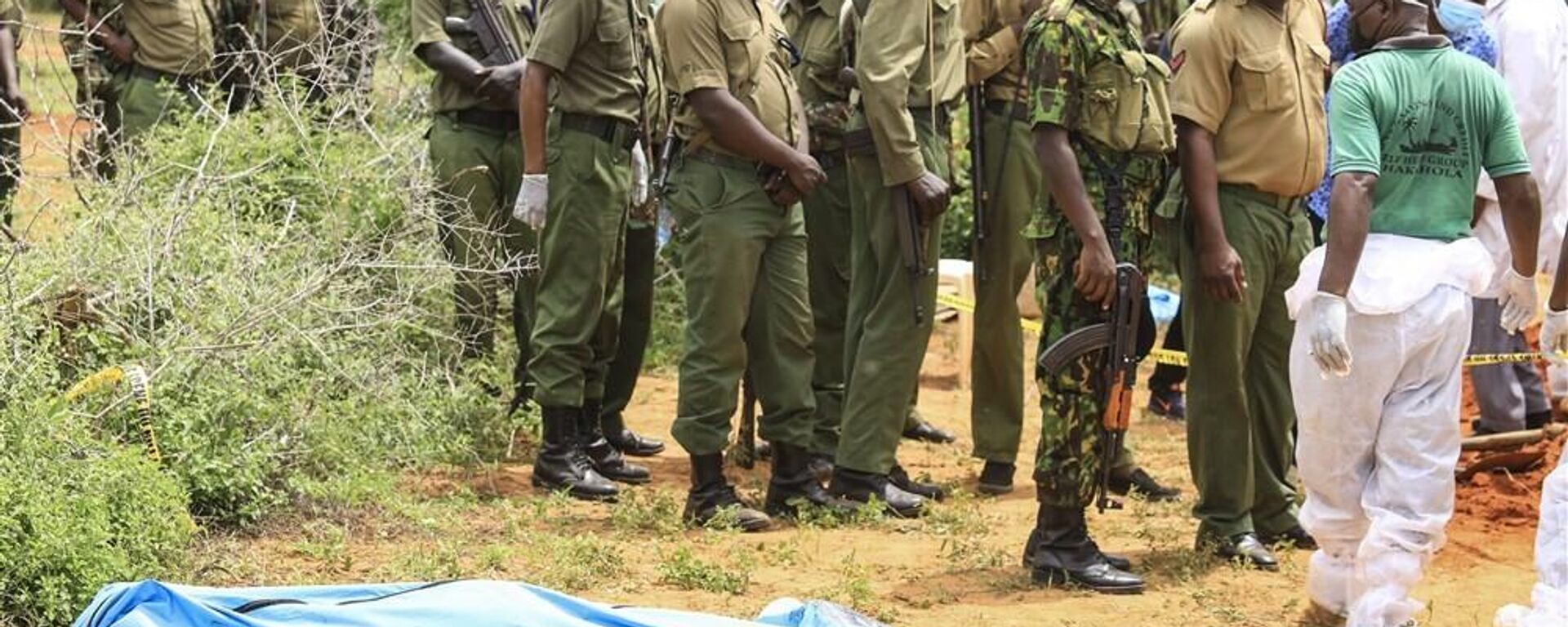 Kenya'da açlıktan ölmeleri halinde cennete gidecekleri vaadiyle insanları kandıran tarikata ilişkin devam eden soruşturma kapsamında 21 kişinin cansız bedenine ulaşılması ile toplam can kaybı 133'e yükseldi. - Sputnik Türkiye, 1920, 13.08.2024