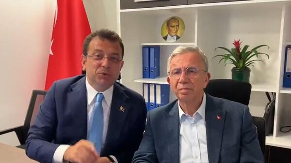 İstanbul Büyükşehir Belediye Başkanı Ekrem İmamoğlu ve Ankara Büyükşehir Belediye Başkanı Mansur Yavaş - Sputnik Türkiye