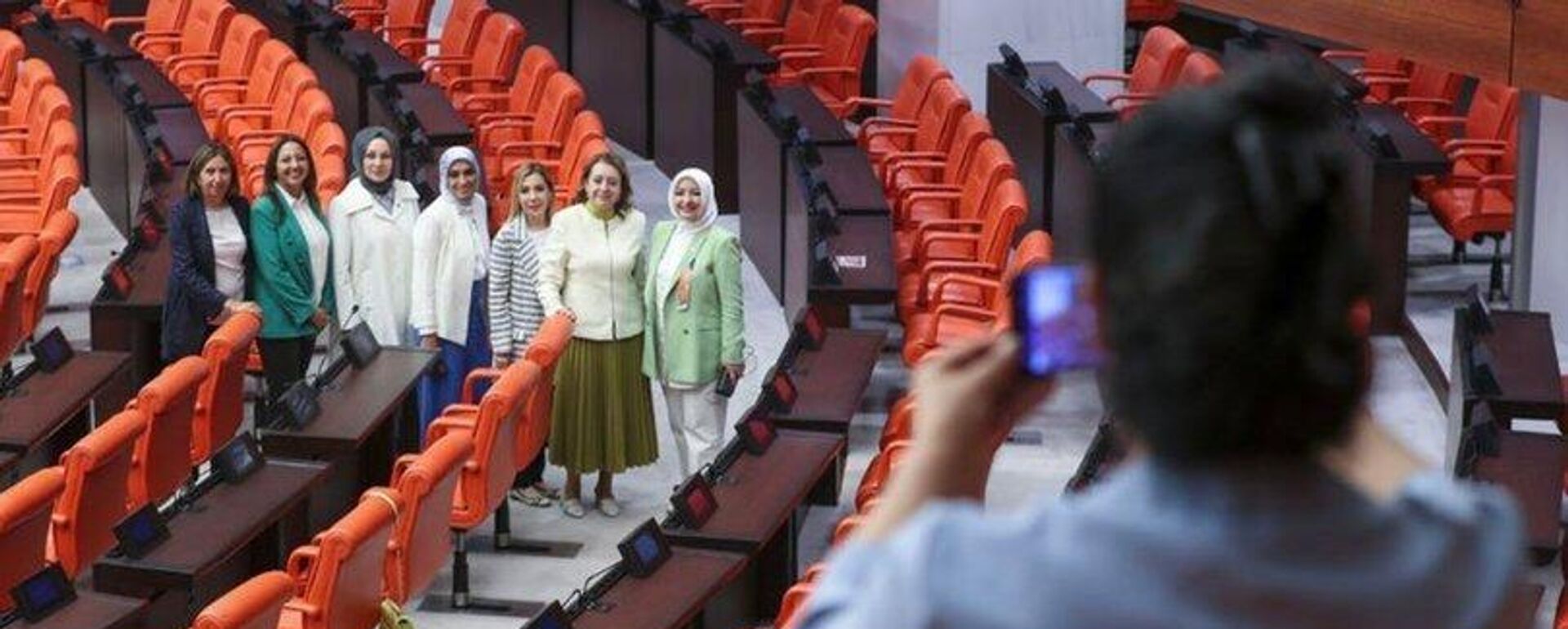 Meclis'teki kadın temsili Cumhuriyet tarihinin en üst seviyesinde - Sputnik Türkiye, 1920, 16.05.2023