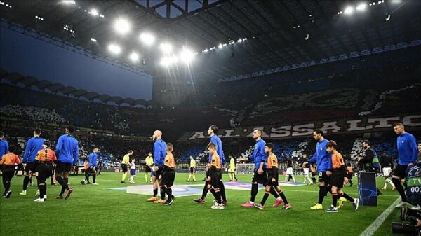 UEFA Şampiyonlar Ligi yarı finalinde Inter, ilk maçta 2-0 yendiği Milan'ı rövanşta da 1-0 mağlup ederek, İstanbul'da oynanacak finale gitmeye hak kazandı. - Sputnik Türkiye