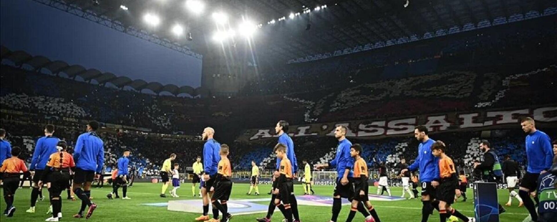 UEFA Şampiyonlar Ligi yarı finalinde Inter, ilk maçta 2-0 yendiği Milan'ı rövanşta da 1-0 mağlup ederek, İstanbul'da oynanacak finale gitmeye hak kazandı. - Sputnik Türkiye, 1920, 06.01.2025