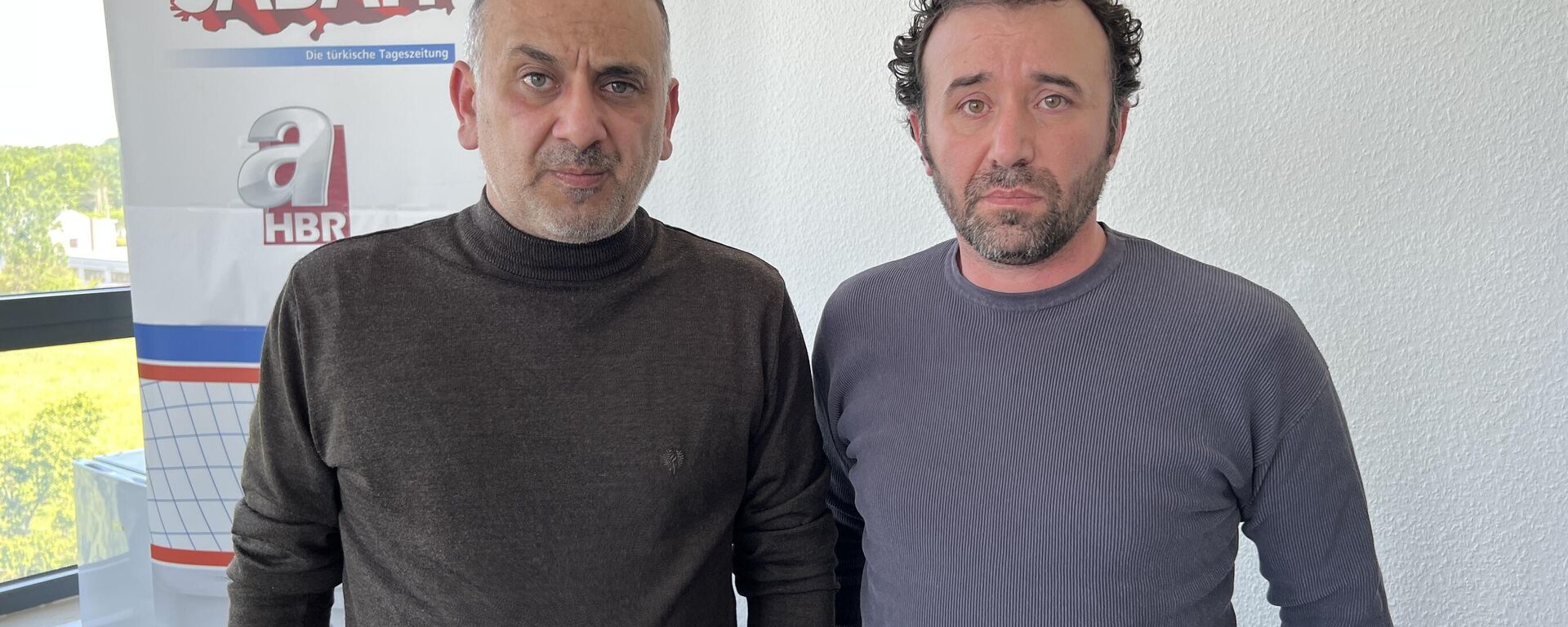 Almanya'da gözaltına alınan Türk gazeteciler İsmail Erel (solda) ve Cemil Albay (sağda) serbest bırakıldı - Sputnik Türkiye, 1920, 17.05.2023