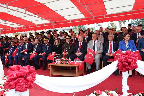 Adana&#x27;da Uğur Mumcu Meydan&#x27;ında 19 Mayıs Atatürk&#x27;ü Anma, Gençlik ve Spor Bayramı dolayısıyla tören düzenlendi. - Sputnik Türkiye