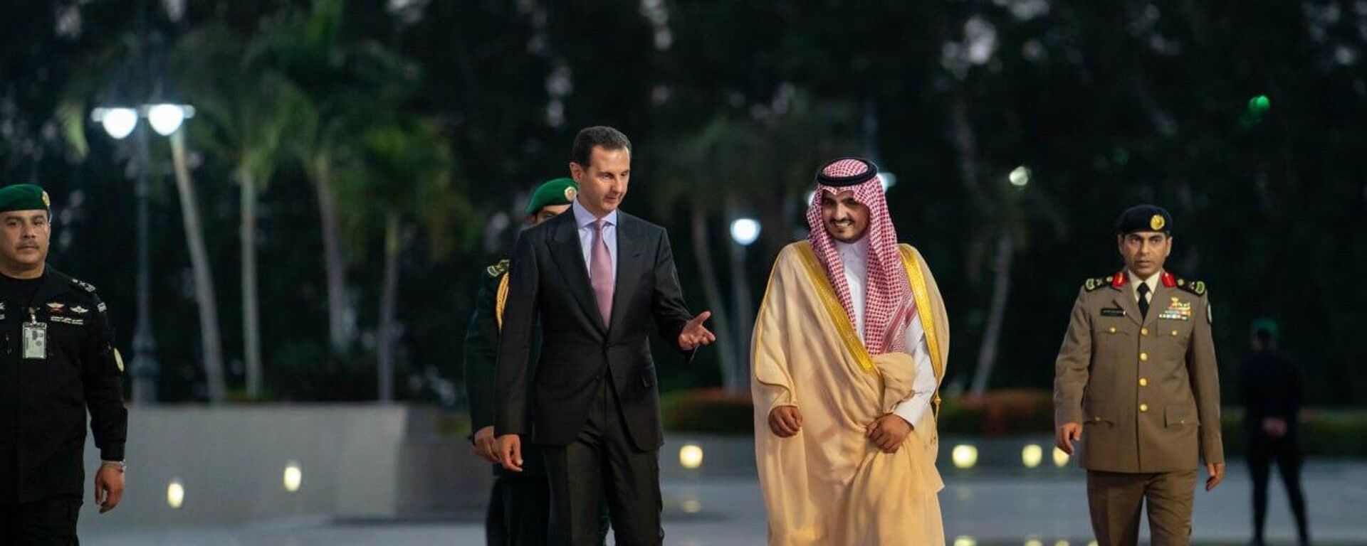 Suriye Devlet Başkanı Beşar Esad, 12 yılın ardından Arap Birliği zirvesine katılmak Suudi Arabistan’ı ziyaret etti.  - Sputnik Türkiye, 1920, 20.05.2023