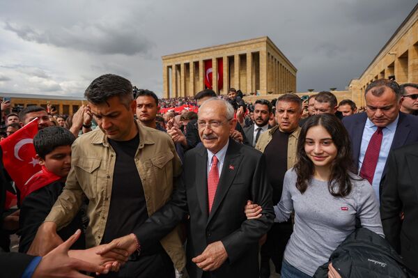 Millet İttifakı Cumhurbaşkanı Adayı ve CHP Genel Başkanı Kemal Kılıçdaroğlu, 19 Mayıs Atatürk&#x27;ü Anma, Gençlik ve Spor Bayramı dolayısıyla Anıtkabir’i ziyaret etti.  - Sputnik Türkiye