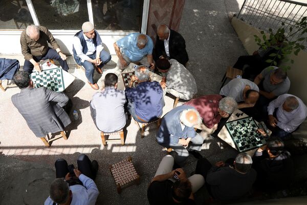 Diyarbakır'ın 31 yıllık satranç kahvesi: İyi düşünürsen mutlaka alternatif bir yol vardır - Sputnik Türkiye