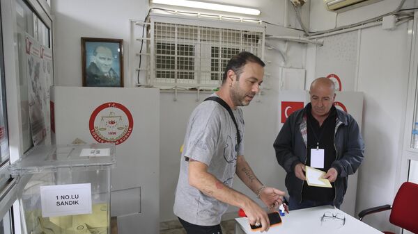 Yurt dışı temsilciliklerde oy verme - Sputnik Türkiye