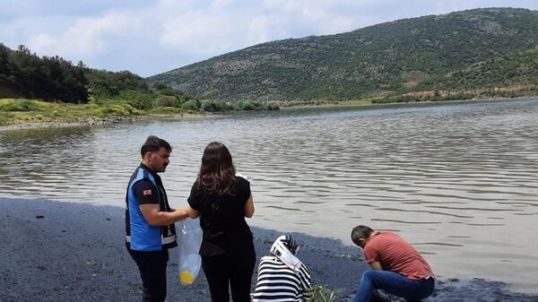 Bursa'nın İnegöl ilçesindeki Boğazköy Barajı'nda kirlilik iddiaları üzerine inceleme başlatıldı. - Sputnik Türkiye