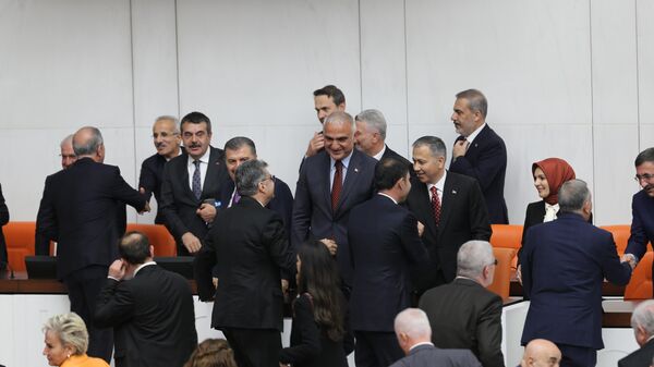 TBMM Genel Kurulu'nda yeni kabine üyeleri yemin etti - Sputnik Türkiye