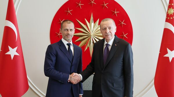 Cumhurbaşkanı Erdoğan, UEFA Başkanı Caferin ile görüştü - Sputnik Türkiye