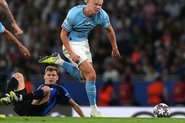 İstanbul'da oynanan UEFA Şampiyonlar Ligi finalinde İtalya ekibi Inter'i 1-0 mağlup eden İngiltere temsilcisi Manchester City, kupanın sahibi oldu. - Sputnik Türkiye