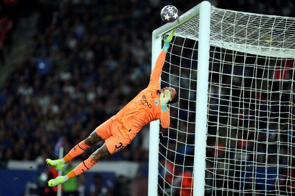 İstanbul'da oynanan UEFA Şampiyonlar Ligi finalinde İtalya ekibi Inter'i 1-0 mağlup eden İngiltere temsilcisi Manchester City, kupanın sahibi oldu. - Sputnik Türkiye