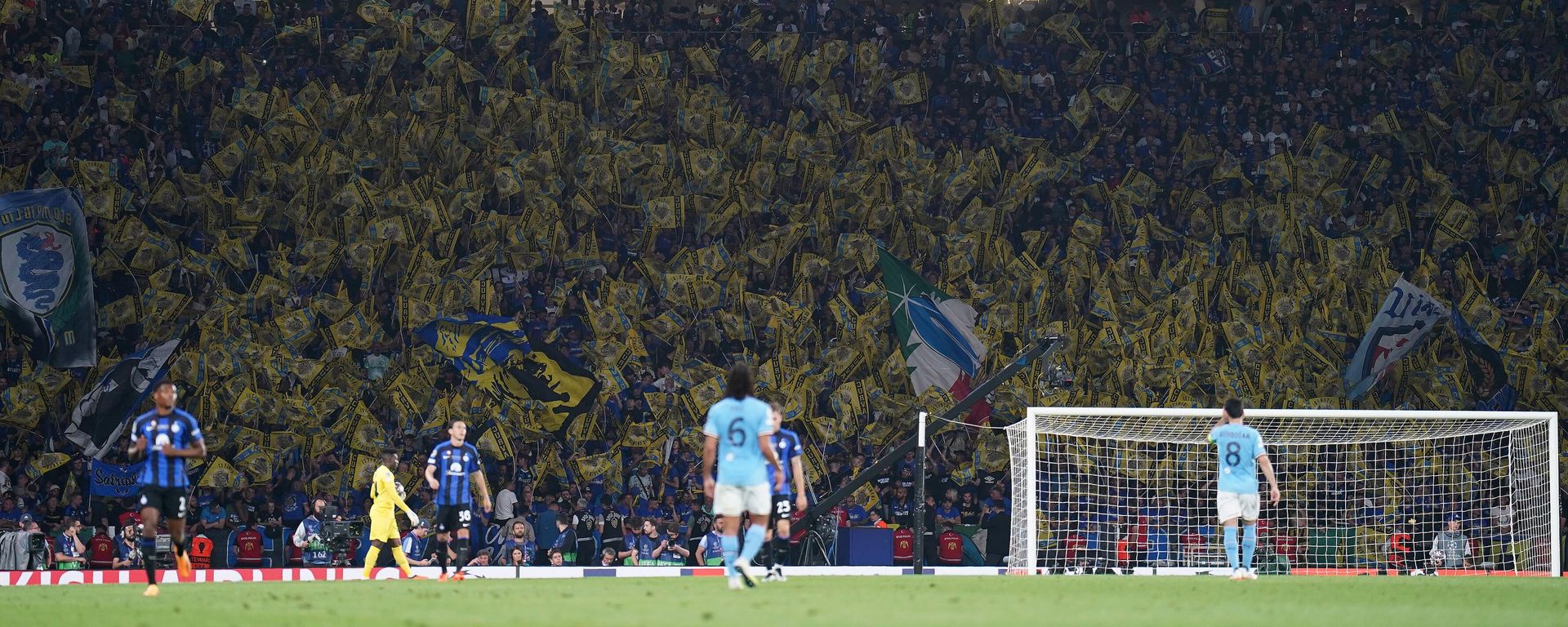 İstanbul'da oynanan UEFA Şampiyonlar Ligi finalinde İtalya ekibi Inter'i 1-0 mağlup eden İngiltere temsilcisi Manchester City, kupanın sahibi oldu. - Sputnik Türkiye, 1920, 25.09.2026