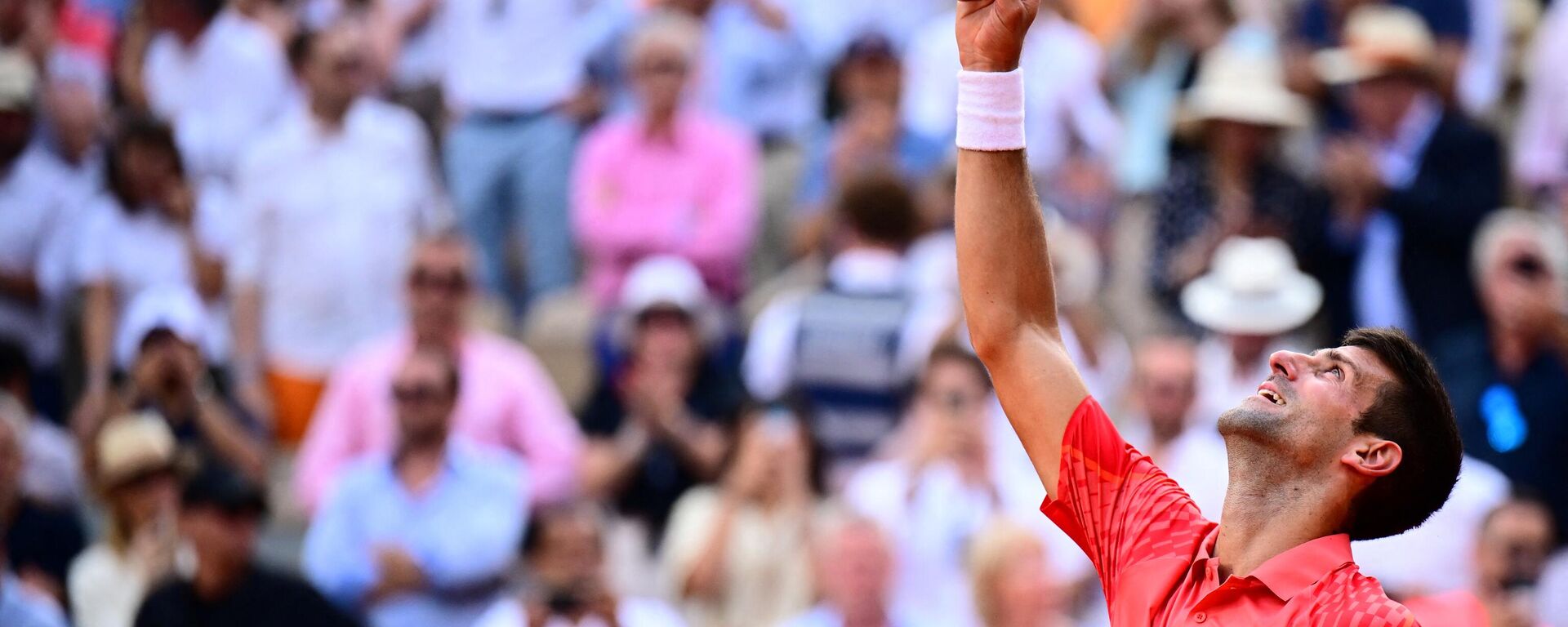 Fransa Açık Tenis Turnuvası tek erkekler finalinde Norveçli Casper Ruud'u 3-0 yenen Sırp raket Novak Djokovic şampiyon oldu. Fransa Açık'ta 3. zaferini yaşayan Sırp raket hem dünya 1 numarasına yükseldi hem de 23. Grand Slam şampiyonluğuyla Federer ve Nadal'ı geride bıraktı. - Sputnik Türkiye, 1920, 11.06.2023