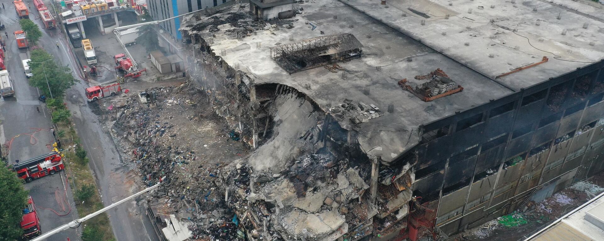 Başakşehir'de fabrikada çıkan yangın söndürüldü: 70 saat sürdü - Sputnik Türkiye, 1920, 13.06.2023