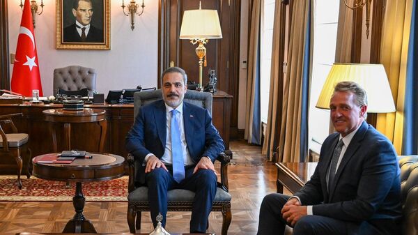 Dışişleri Bakanı Hakan Fidan, ABD'nin Ankara Büyükelçisi Jeffry L. Flake'i kabul etti. - Sputnik Türkiye