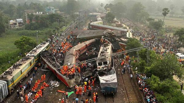 Hindistan'da tren kazası - Sputnik Türkiye