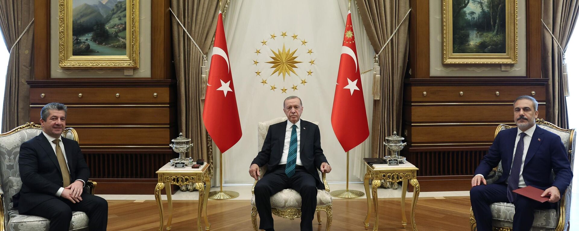 Cumhurbaşkanı Recep Tayyip Erdoğan, Irak Kürt Bölgesel Yönetimi Başbakanı Mesrur Barzani'yi kabul etti. - Sputnik Türkiye, 1920, 20.06.2023