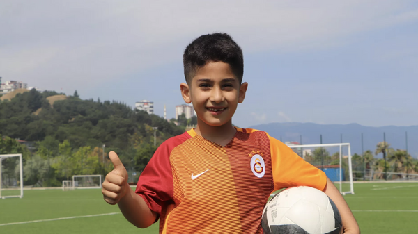 Galler maçında Arda Güler'in golüne sevinemeyen çocuk: Şaşkına döndüm, sevincimi içime attım - Sputnik Türkiye