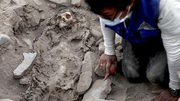 Peru'da 3 bin yıllık mumya tespit edildi - Sputnik Türkiye