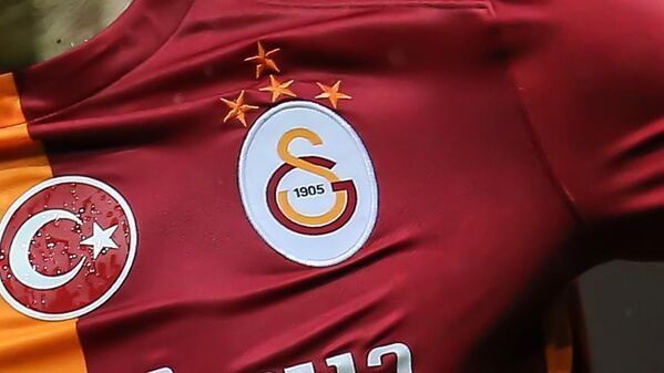 Galatasaray (18. sıra)Instagram: 12.6 milyonTwitter: 13.9 milyonFacebook: 12 milyonTikTok: 1.6 milyon - Sputnik Türkiye