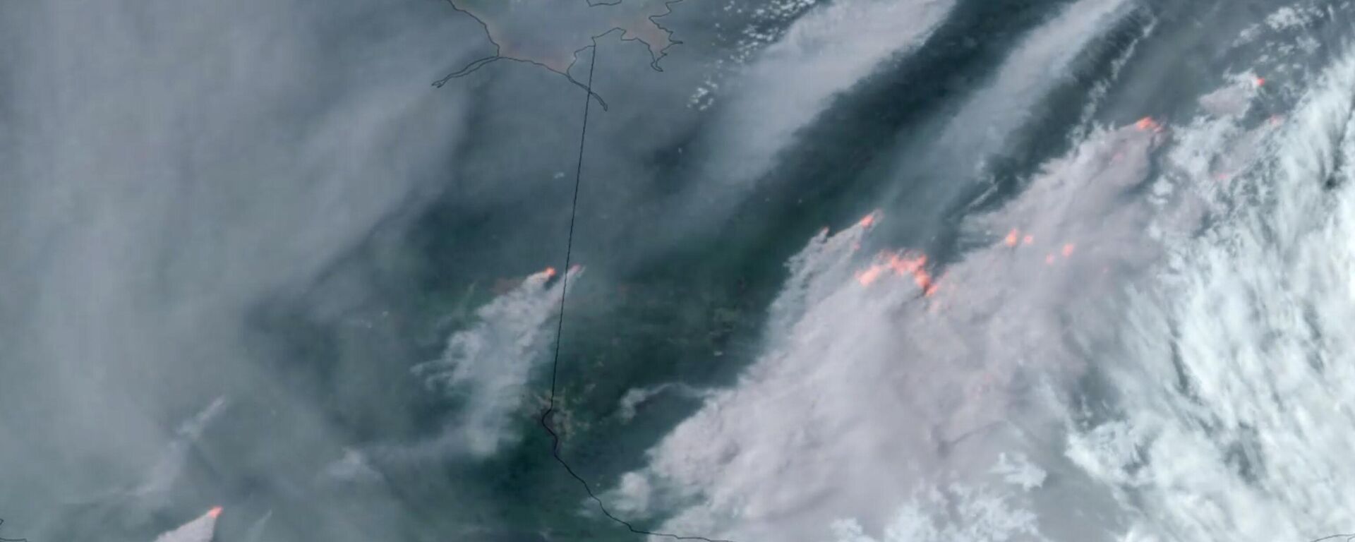 Kanada'daki orman yangınlarından çıkan dumanın Avrupa'nın batı kıyılarına ulaştığı bildirildi. - Sputnik Türkiye, 1920, 27.06.2023
