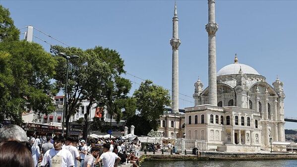 İstanbul'un tarihi ve turistik yerlerinde bayram yoğunluğu
 - Sputnik Türkiye