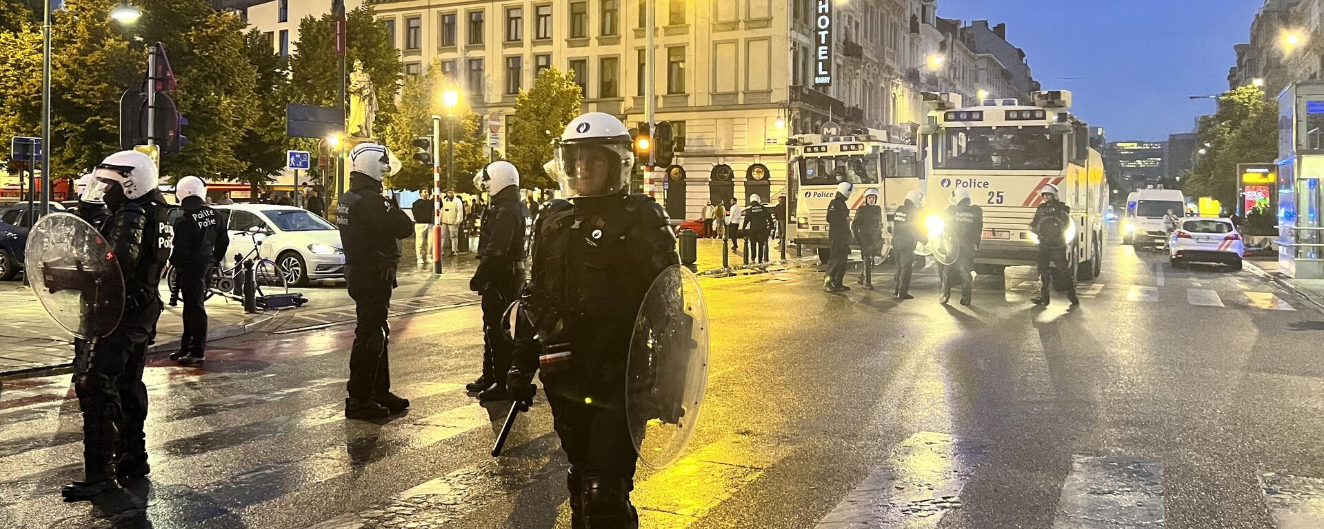 Belçika'nın başkenti Brüksel'de, Fransa'da genç sürücünün öldürülmesi nedeniyle düzenlenen protestolara destek eylemlerinde 29 kişi gözaltına alındı. - Sputnik Türkiye, 1920, 01.07.2023