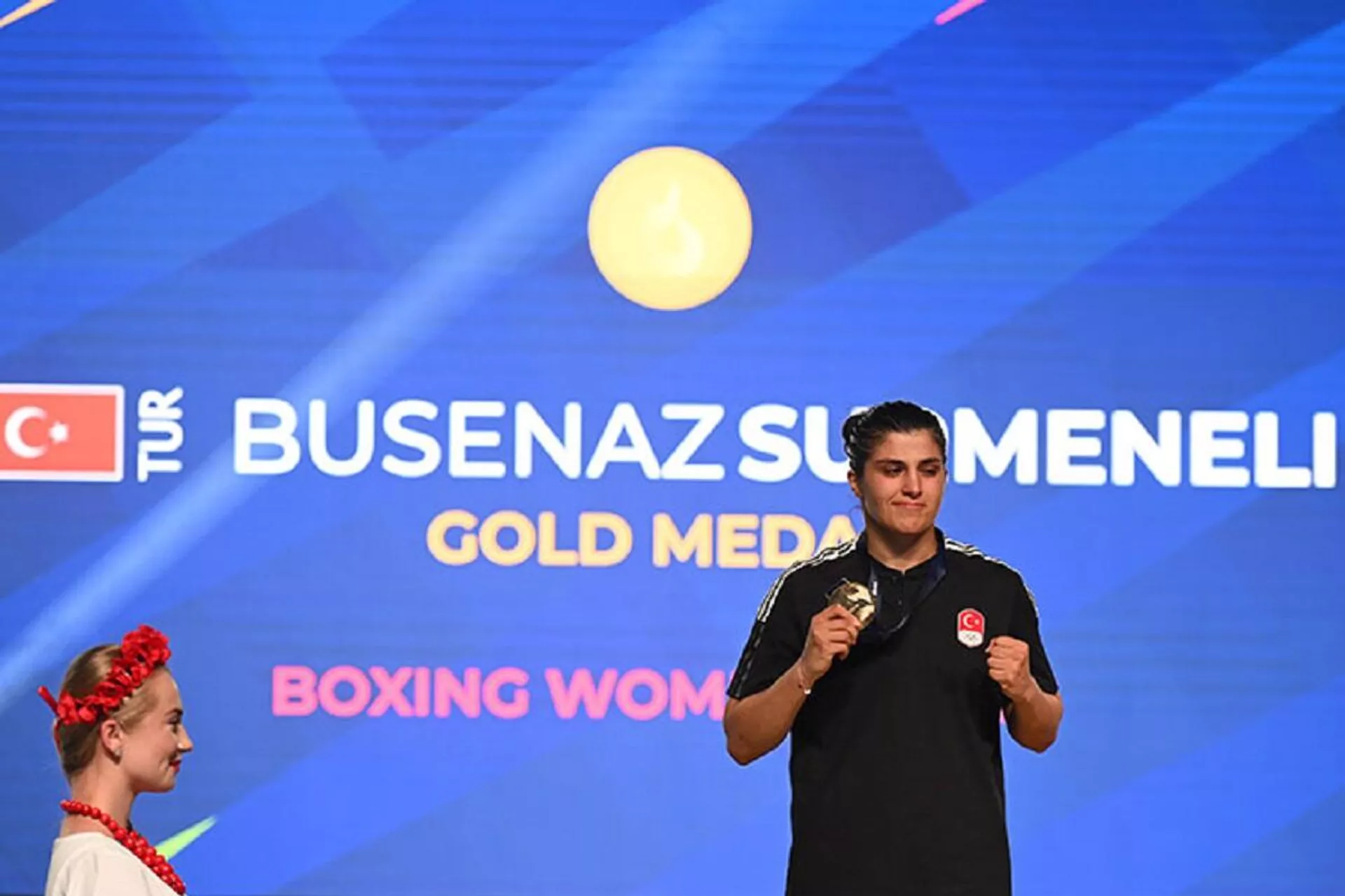 Busenaz Sürmeneli - Sputnik Türkiye, 1920, 23.12.2025