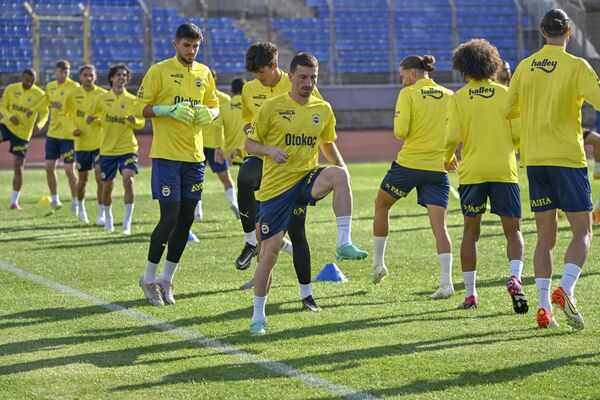 Sarı-lacivertli ekip, Pari Premier Cup Turnuvası&#x27;nda Zenit ile Rus ekibinin yeni stadı Gazprom Arena&#x27;da (Yeni Zenit Stadı) karşı karşıya gelecek. Saat 19.30&#x27;da başlayacak olan mücadele S Sport Plus&#x27;ta canlı yayımlanacak. - Sputnik Türkiye