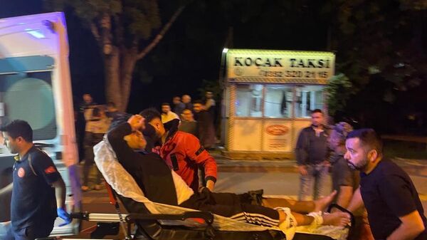 Kayseri'nin Melikgazi ilçesinde kimliği belirsiz kişi ya da kişiler tarafından otomobil içerisinden tüfekle açılan ateşte 3 kişi yaralandı. - Sputnik Türkiye