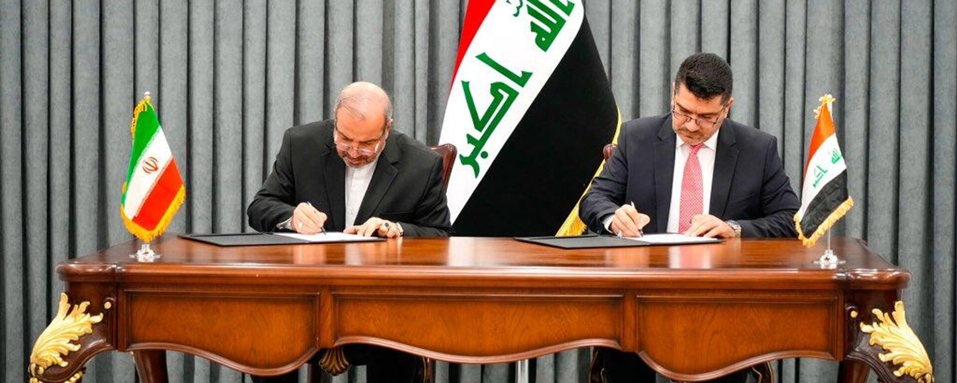 Irak, artan elektrik talebini karşılamak için İran ile ham petrol karşılığında gaz takas anlaşması imzaladı. - Sputnik Türkiye, 1920, 12.07.2023