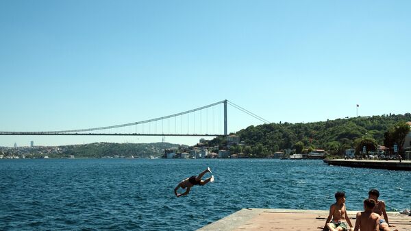 İstanbulluların tercihi plaj yerine Boğaz oldu - Sputnik Türkiye