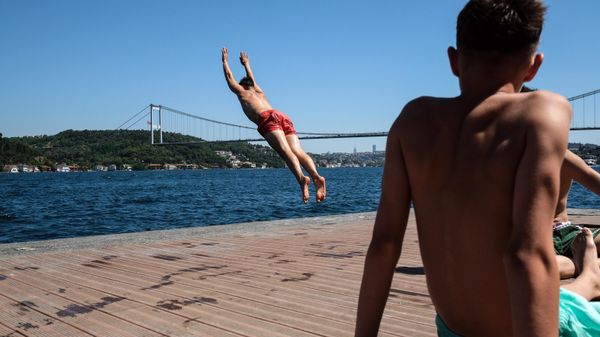 İstanbulluların tercihi plaj yerine Boğaz oldu - Sputnik Türkiye