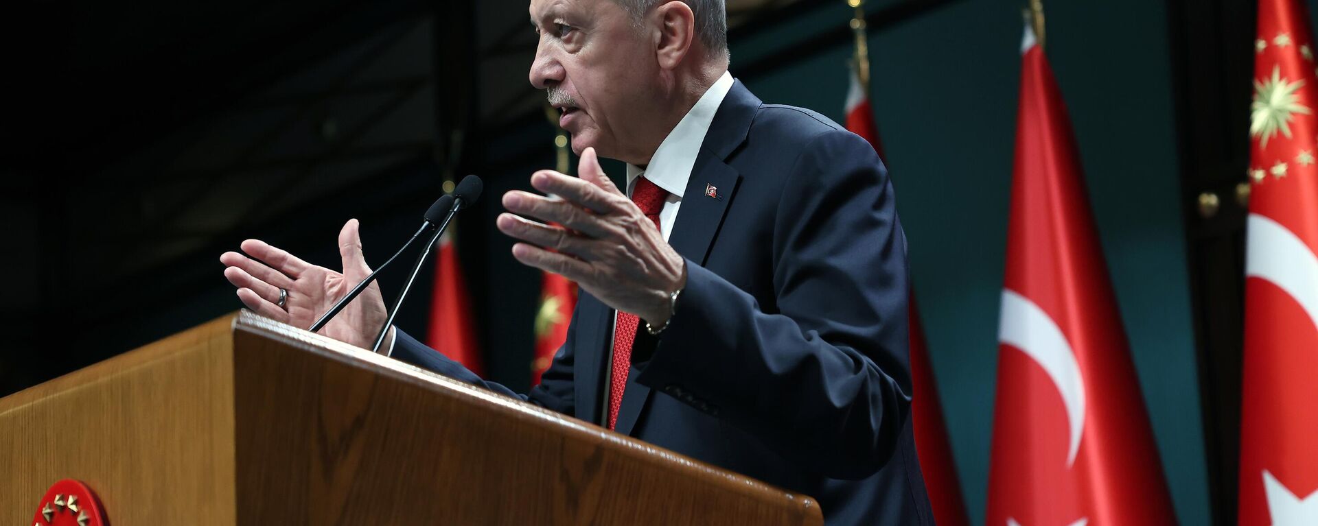 Cumhurbaşkanı Recep Tayyip Erdoğan başkanlığındaki Kabine Toplantısı sona erdi. Cumhurbaşkanı Erdoğan, toplantı sonrası açıklamalarda bulundu.
 - Sputnik Türkiye, 1920, 25.07.2023