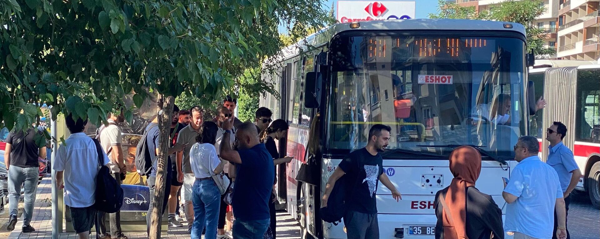 İzmir'de metro ve tramvay çalışanları grevde: Ulaşımda aksamalar yaşanıyor - Sputnik Türkiye, 1920, 31.07.2023