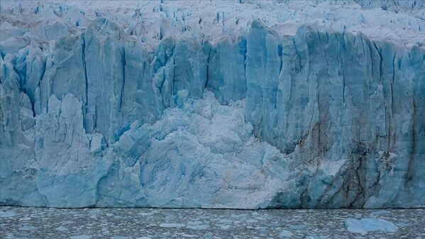 Antarktika'da Arjantin büyüklüğünde deniz buzu eridi - Sputnik Türkiye