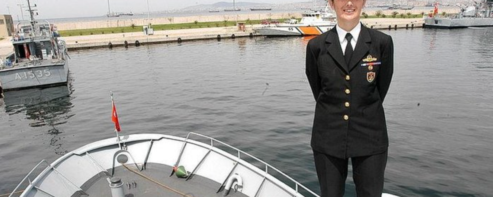 Terfi alan Gökçen Fırat, Deniz Kuvvetleri Komutanlığı'nda ilk kadın amirali unvanın sahibi oldu - Sputnik Türkiye, 1920, 11.08.2023