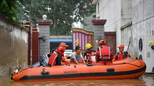 Çin’in Hebei eyaletinde etkili olan şiddetli yağışların ardından meydana gelen selde 10 kişi hayatını kaybetti, 18 kişi kayboldu.
 - Sputnik Türkiye