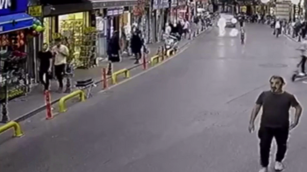 Fatih’te motosiklet ile scooter çarpıştı - Sputnik Türkiye