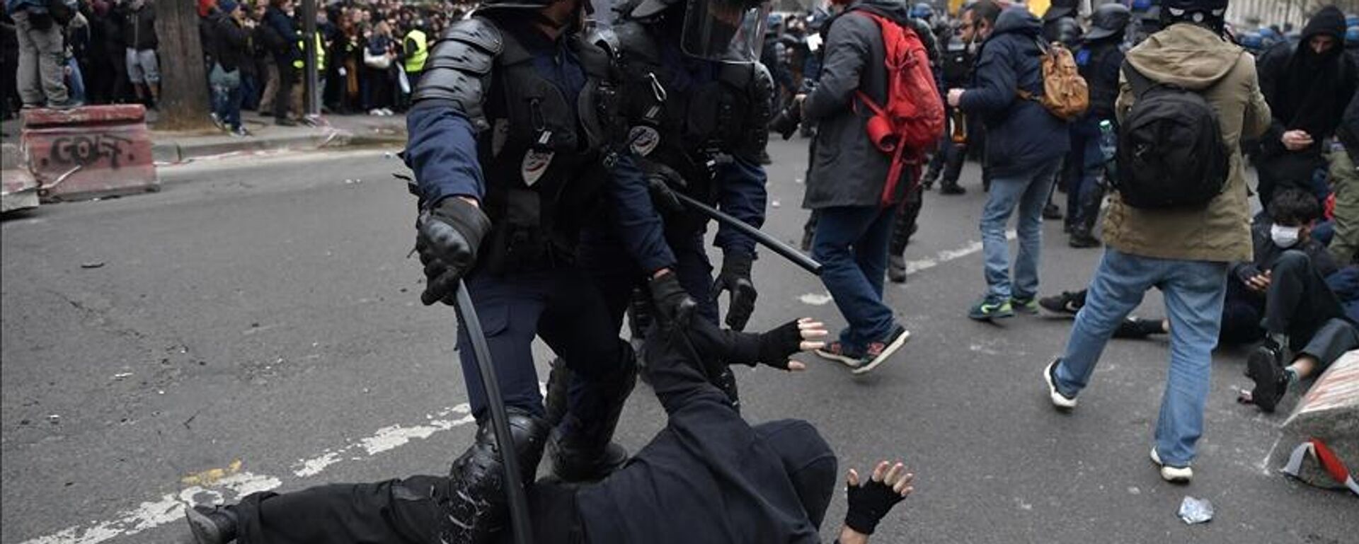 Fransa'da polis şiddeti - Sputnik Türkiye, 1920, 10.09.2025