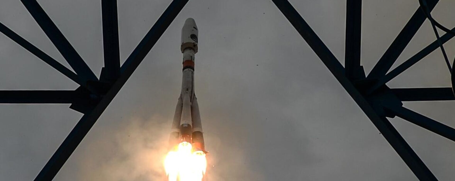 Rusya’nın son yaklaşık 50 yıldaki ilk Ay istasyonu Luna-25’i taşıyan Soyuz 2.1b uzay roketi Vostoçnıy uzay üssünden fırlatıldı.  - Sputnik Türkiye, 1920, 05.11.2023