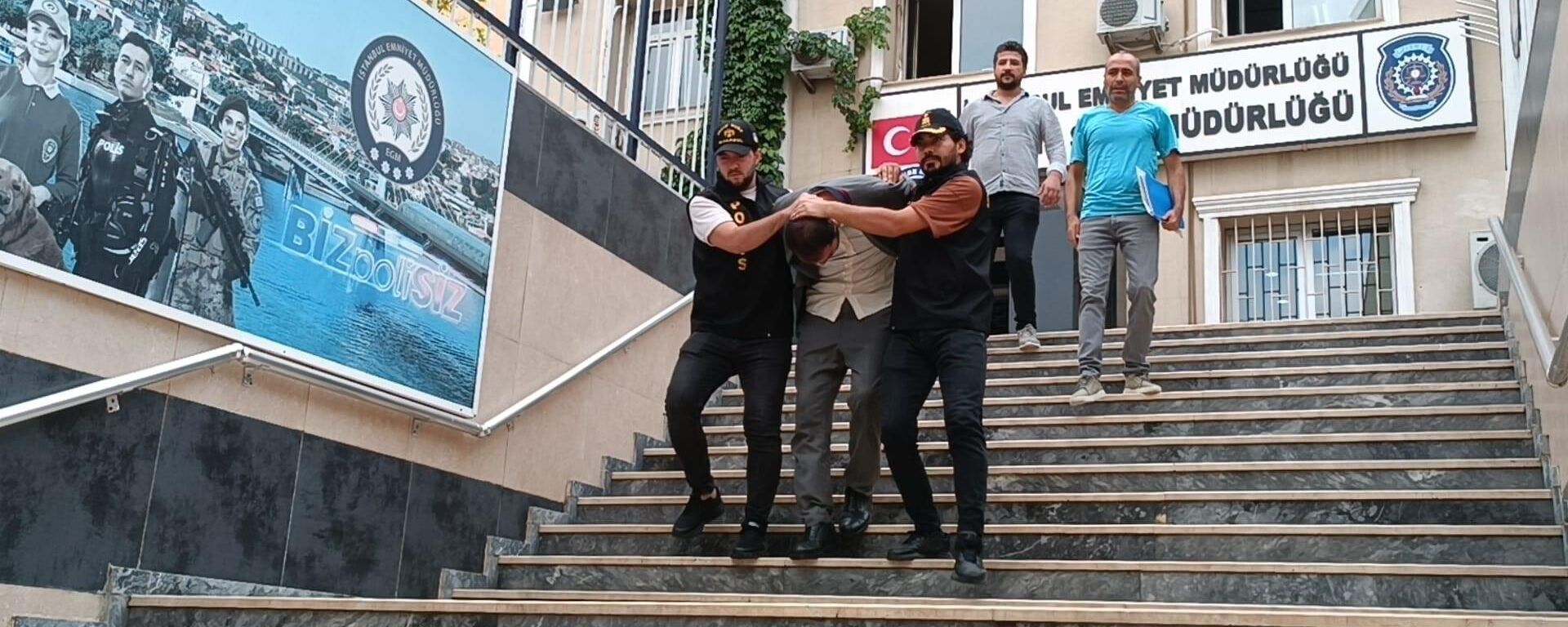 Cumhurbaşkanı Erdoğan’ın sesini taklit ederek dolandırıcılık yapmaya çalışan şüpheli tutuklandı - Sputnik Türkiye, 1920, 18.08.2023