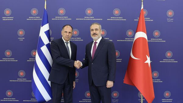 Türkiye Dışişleri Bakanı Hakan Fidan, Yunanistan Dışişleri Bakanı Yorgos Yerapetritis  - Sputnik Türkiye