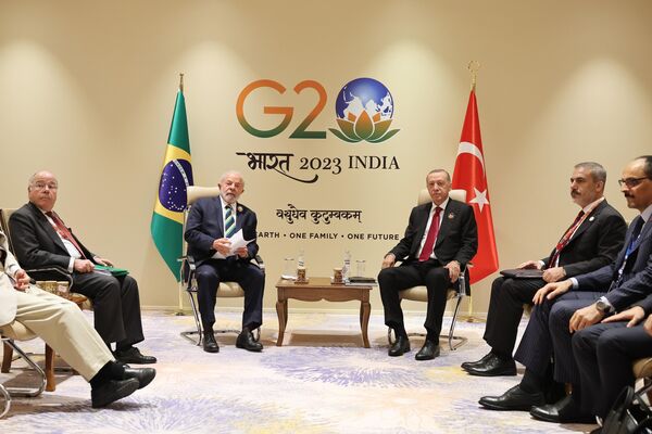 Cumhurbaşkanı Recep Tayyip Erdoğan, Yeni Delhi'de Brezilya Devlet Başkanı Lula da Silva ile görüştü. - Sputnik Türkiye