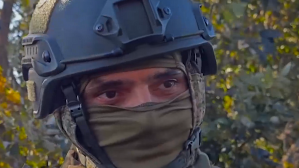 Karşı taraf ateş açmasına rağmen yaralı Ukrayna askerini taşıdım - Sputnik Türkiye