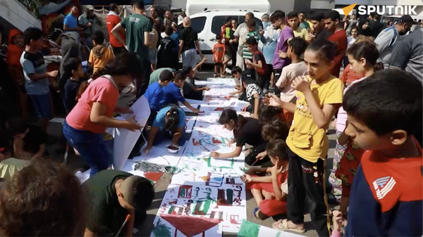 Filistinli gönüllü: Çizim çocuklara korkuyu yenmelerine yardımcı oluyor - Sputnik Türkiye