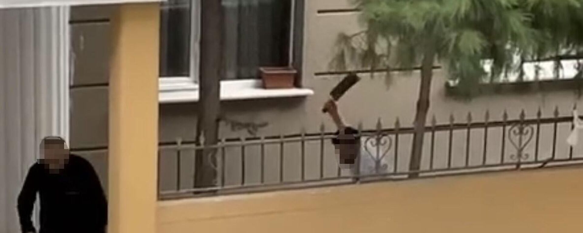 Esenyurt'ta emlakçıya satırlı saldırı - Sputnik Türkiye, 1920, 27.10.2023