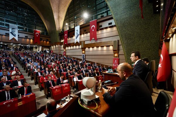  İstanbul Büyükşehir Belediyesi (İBB) Meclisi'nde Cumhuriyet'in 100. yılı kapsamında özel oturum yapıldı. - Sputnik Türkiye